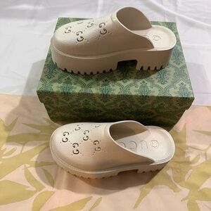 Gucci white women's slippers